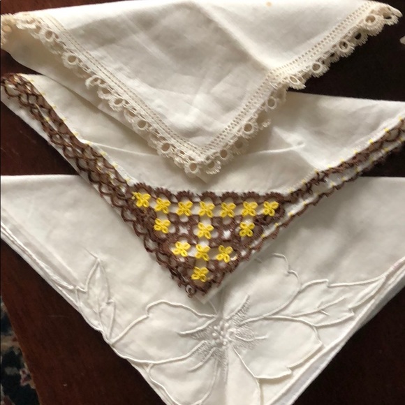 Vintage Handkerchiefs 10 - Picture 6 of 8